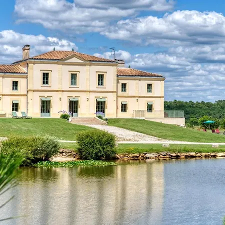 Chateau La Poste Сasa de vacaciones Petit-Palais-et-Cornemps