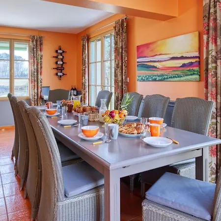 Chateau La Poste Сasa de vacaciones Petit-Palais-et-Cornemps