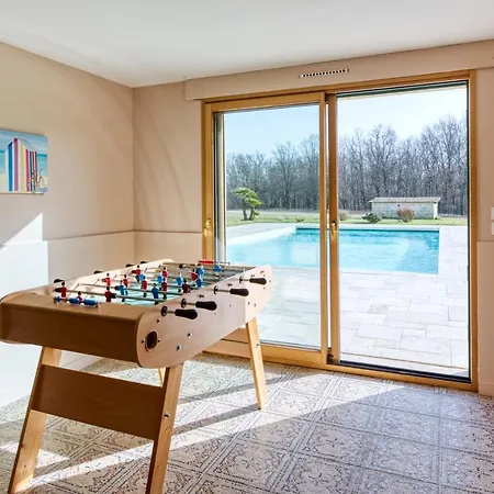 Chateau La Poste * Petit-Palais-et-Cornemps