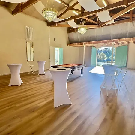 Chateau La Poste Сasa de vacaciones Petit-Palais-et-Cornemps