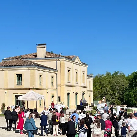 Сasa de vacaciones Chateau La Poste Petit-Palais-et-Cornemps