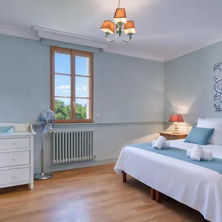 Holiday home Chateau La Poste Petit-Palais-et-Cornemps