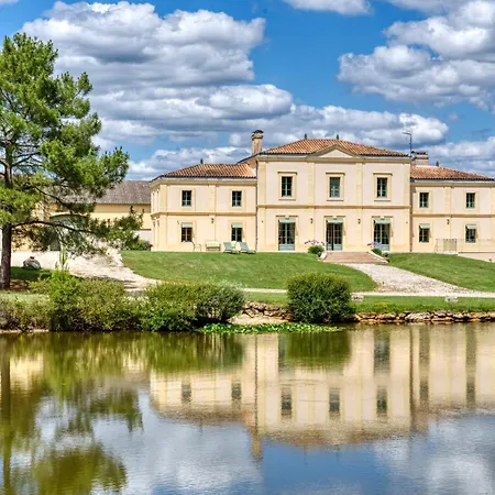 Chateau La Poste Holiday home *