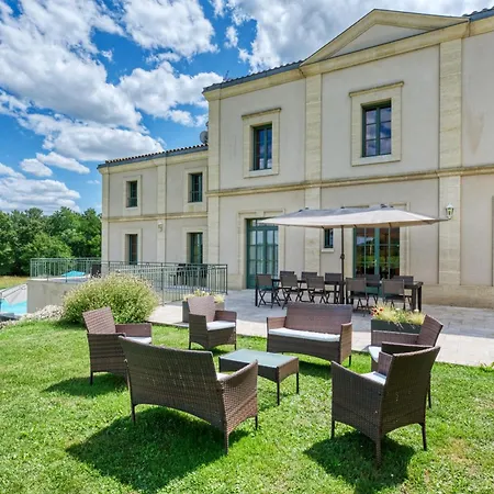 Chateau La Poste Holiday home