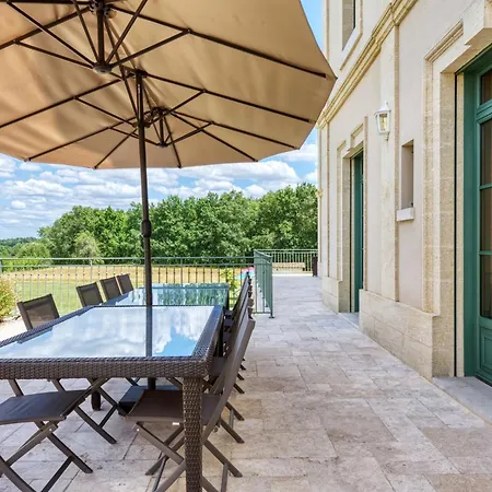 Holiday home Chateau La Poste Petit-Palais-et-Cornemps