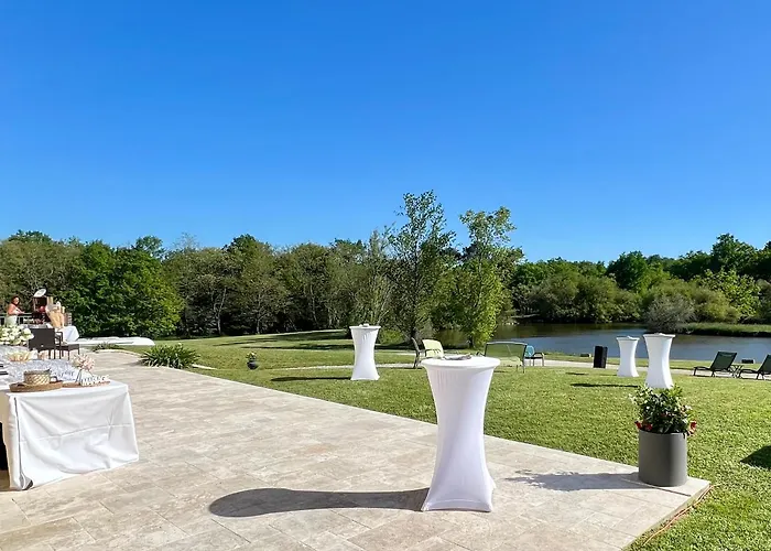 Chateau La Poste Feriehus Petit-Palais-et-Cornemps