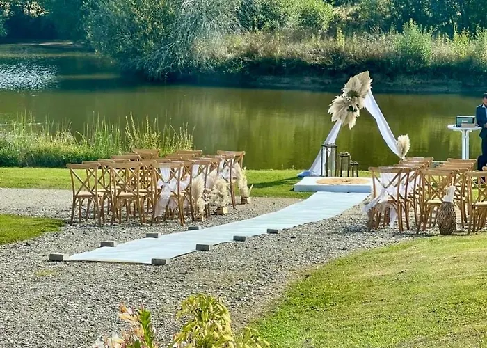 Chateau La Poste * Petit-Palais-et-Cornemps